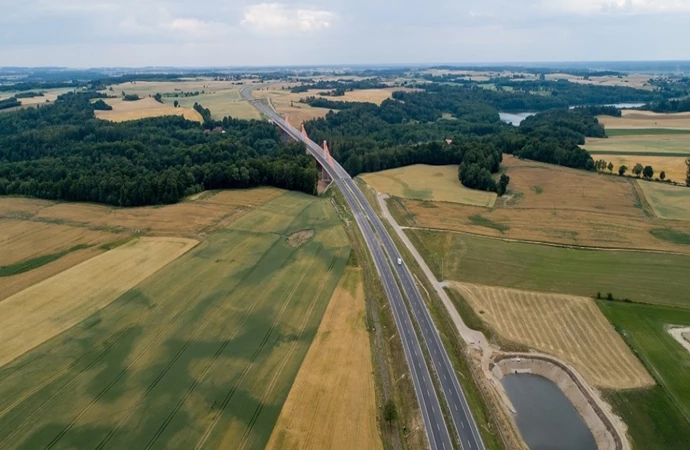 {GDDKiA zapowiada budowę 5 kilometrów nowej drogi ekspresowej w województwie warmińsko-mazurskim.}